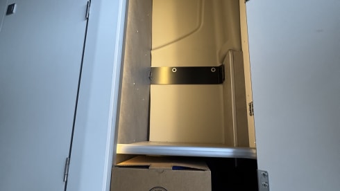 Nuggie – Fourgon aménagé Ford Nugget '25 bien conçu avec 4 couchages confortables