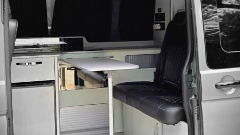 Essy – 4 berth Volkswagen campervan from 2021