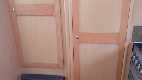Elddis – 4 berth Peugeot alcove from 2006
