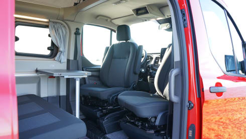Ford Nugget uit 2021 – Travel in Red