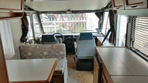 ELNAGH – Motorhome of Freedom