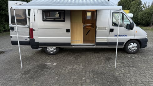 Factory campervan La-strada Airco (flexible pick-up and return)