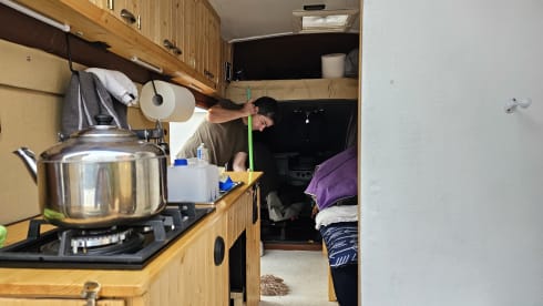 Pedro – Full Insurance Included. 5.2m long. On-board shower. Winterized. 39.70 MPG.