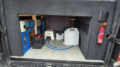 Fudge – 3 berth Mercedes-Benz bus from 2015