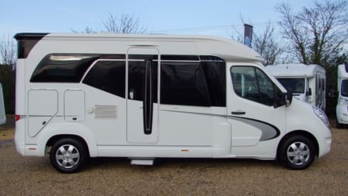 Very luxurious 2p Hobby Premium semi-integrated from 2013