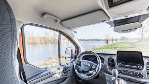 klein maar dapper  – 2 Ford bus nugget from 2019