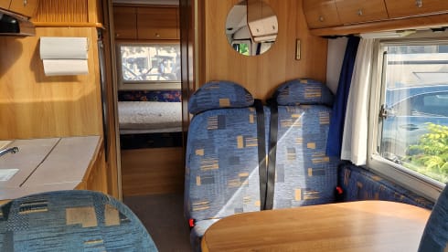 Knausie – 2p Volkswagen bus from 2012