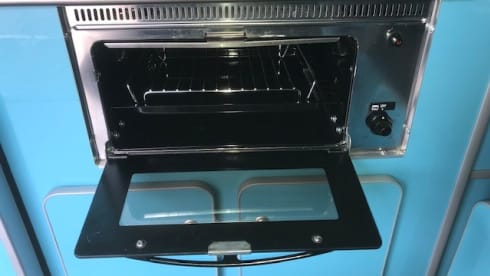 Eric – 4 berth Volkswagen Campervan - Eric