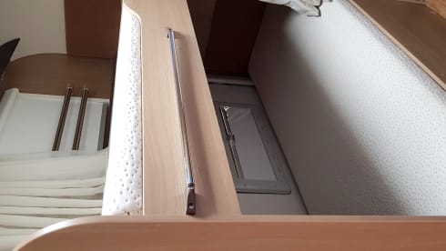 Pierpaolo – Camper semintegrale burstner ixxeo 666
