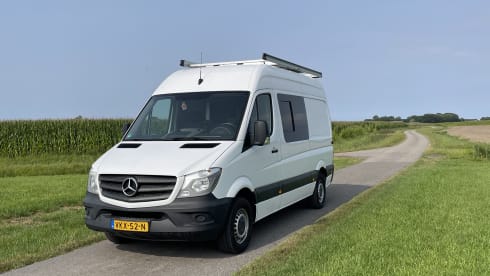 The Hustle Van – Off-grid freedom with The Hustle Van