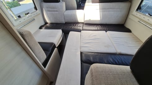 Luxe Familiecamper – Luxury Family Camper, Sleeps 6, Air Conditioning, Wifi