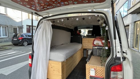 Kamiel – 2p Volkswagen campervan uit 2013
