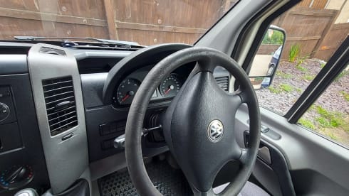 Gypsy – VW Crafter 2 Schlafplätze. Ideal gelegen für Südwestengland