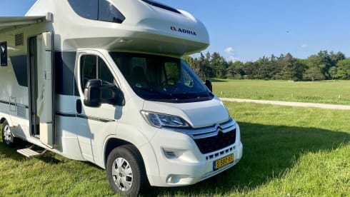 Super deluxe 5p ADRIA Coral XL 670 SL