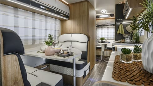 Glen – New 2026 Roller Team 6 berth off-grid Motorhome