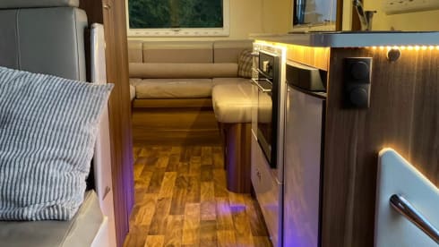 Maddie – Luxurious 6 berth Roller Team 746 from 2018