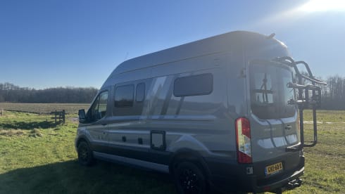 Luxury 6p Mercedes-Benz camper