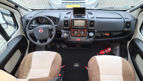 Vakantiehuisje op wielen – Schicker 4-Personen-Camper McLouis