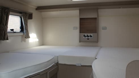 Little John – Our Luxury 2021 6 berth, Fixed Bed
