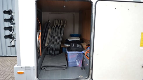 Beautiful complete and very neat 6-person camper (Fiat Ducato Adria Mobil)