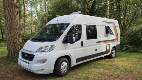Ivan – Ivan – Luxury Campervan | Fixed Bed, Ensuite Shower & WC