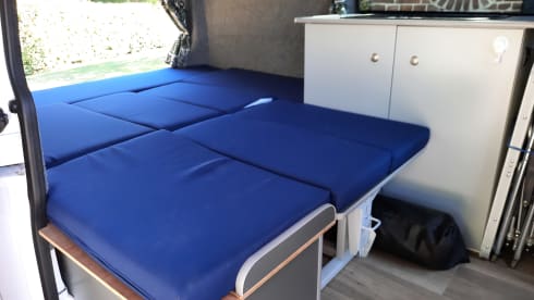 Compact camper van with round seating Volkswagen VW T5 TDI