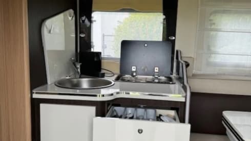 MC LOUIS MC4 281  – 4p McLouis semi-integrated uit 2022