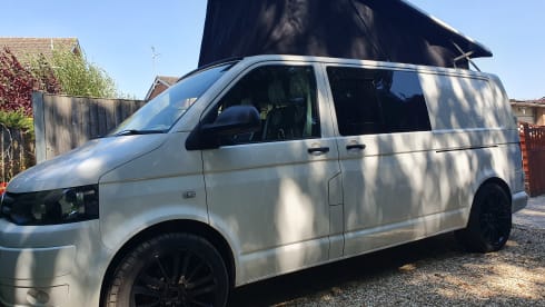 Guinevere – T5.1 Brand new  conversion - 4 berth Volkswagen bus from 2011