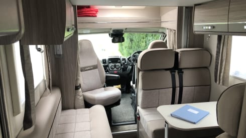 Bigz – Elddis Platinum 196, 6 couchages, 6 sièges avec ceinture 