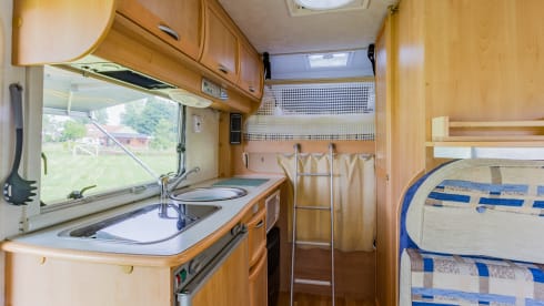 Nice compact 5p McLouis camper