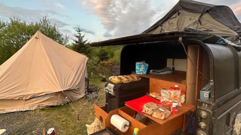 2p Land Rover rooftop from 2001