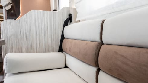 zipvana – Elnagh 532 - 2023