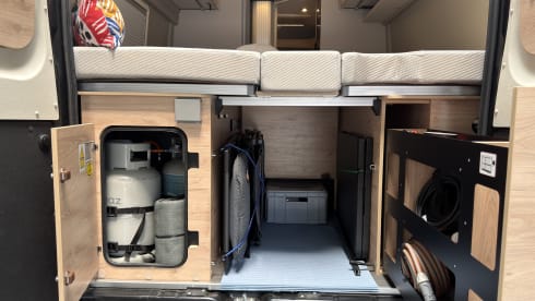Making Memories 13 – 2025 Dethleffs Globetrail met Automaat en Dakairco. Elegant en Betrouwbaar