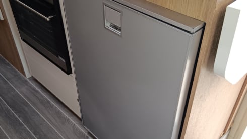 Auto-Home – 5 berth Roller Team semi-integrated from 2021