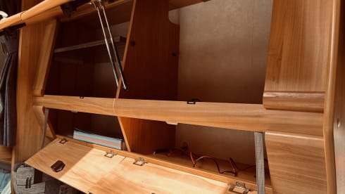 Veel plezier – 4p Adria Mobil alcove from 2004