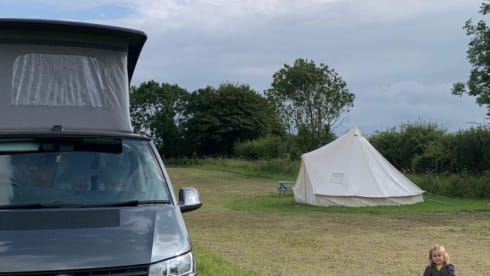 Florrie The Adventure Van - Volkswagen Transporter T6 Camper King