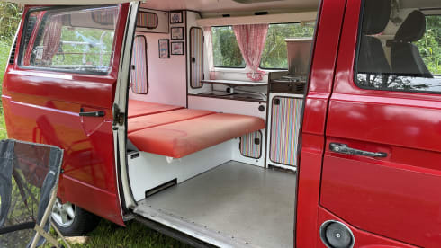 Lana – 2p Volkswagen campervan from 1981