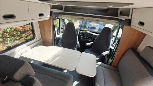 ColumBus – Luxurious Adria Family Camper for 5 people with bicycle rack