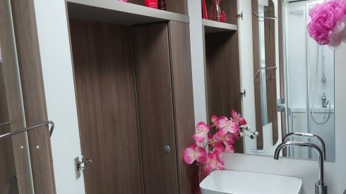 blauw – Carado Camper semi-integrated 4 per.