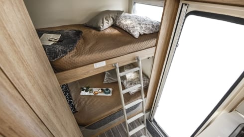 Dexter – Luxury 4-6 Berth Roller Team Auto-Roller 707 Manual - Fully Insured