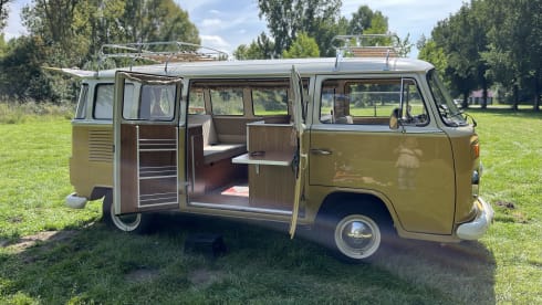 De Bus – 2p Volkswagen campervan from 1980