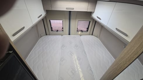 The nardo grey lander  – 2p Carado bus from 2019