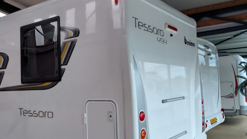 4-person Benimar semi-integrated from December 2016 euro6