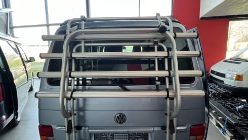 Eventje  – 4p Volkswagen bus from 2002