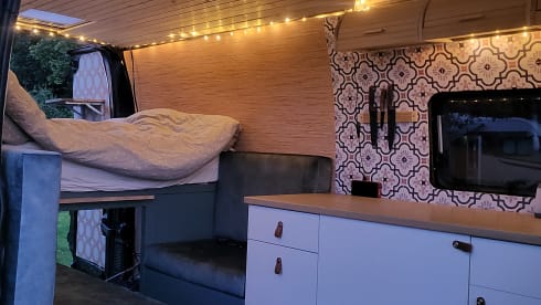 Freedom on wheels – Camberbus off the grid Renault Master 2016