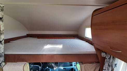 Eura Mobil 4p family camper 