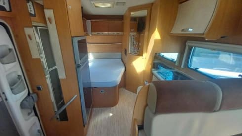 Mileo 235 – 4p Benimar semi-integrated from 2011