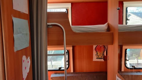 Onze Mobi – Cozy family mobi (4p) with 'everything on and off'!