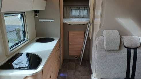 C19 – Knaus Traveler A705 XL Garage for 6 persons