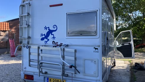 Ideal and cozy family camper, bicycle carrier for 4 or scooter, 2.8 JTD